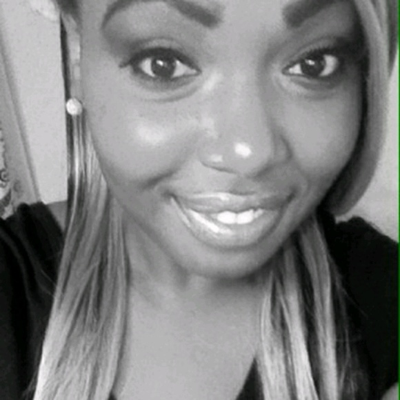 Meet your Posher, Annalishia - Picture 1 of 1